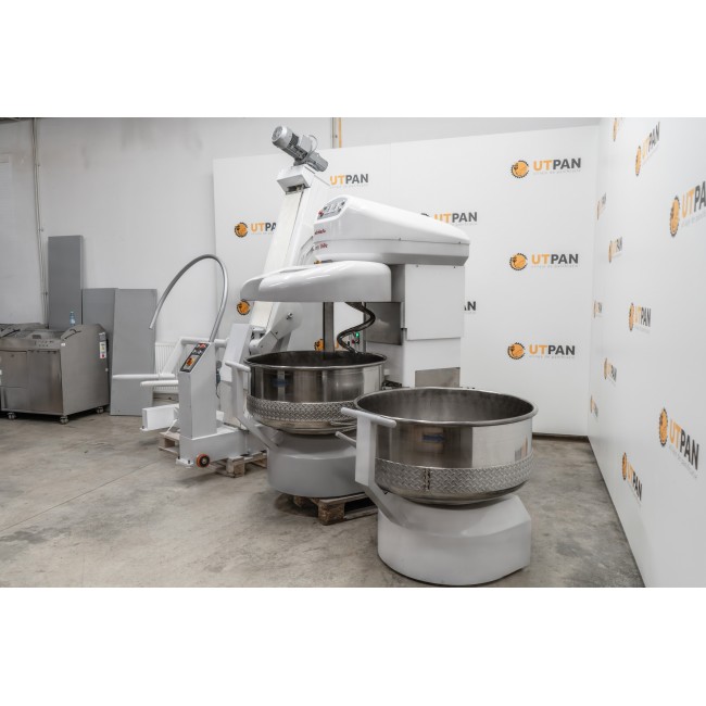 Malaxor spiral Pietroberto Easy E 160 cu 3 cuve detasabile si ridicator rasturnator