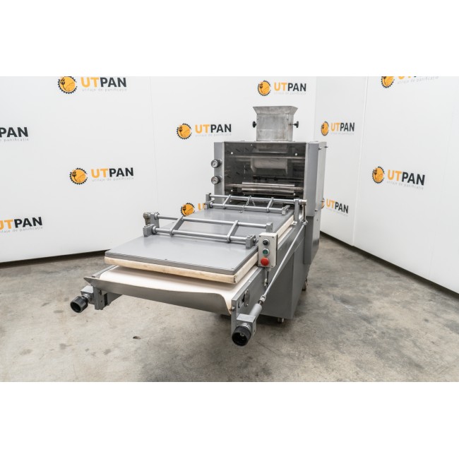 Long bread moulder